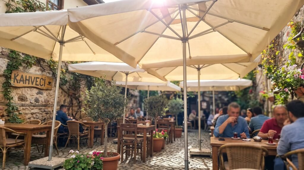 Bursa kafe bahçesinde kare cafe şemsiyeleri