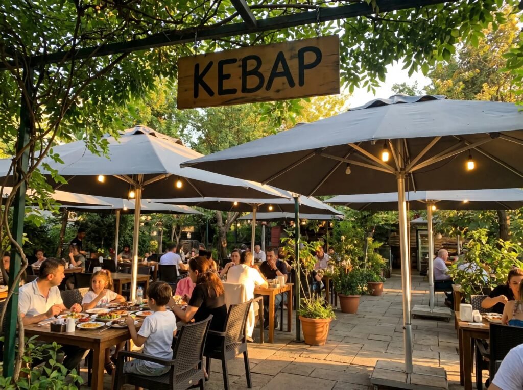 Kebapçı bahçesinde kare şemsiyeler